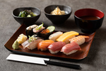 お寿司ランチセット　お寿司10種、小鉢2種、赤だし付き　1,500円税込み