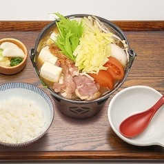 鶏とトマトのチーズチゲ鍋定食