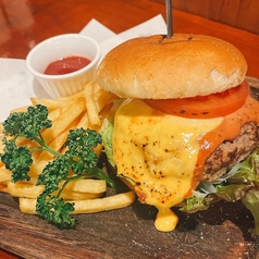 チェダーチーズバーガー&ポテトセット