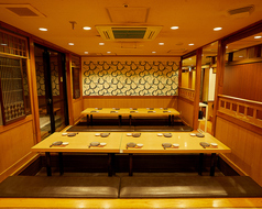 16名様程度までご利用いただける人気の半個室。早いもの勝ちです！