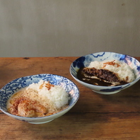 昼も夜もカレーの種類が充実