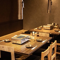 テーブル4名様×3