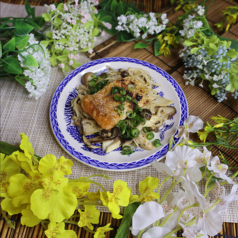 サーモンハラスと4種のきのこバター焼き