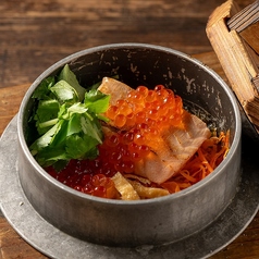 炭火を囲む わだのおすすめ料理1