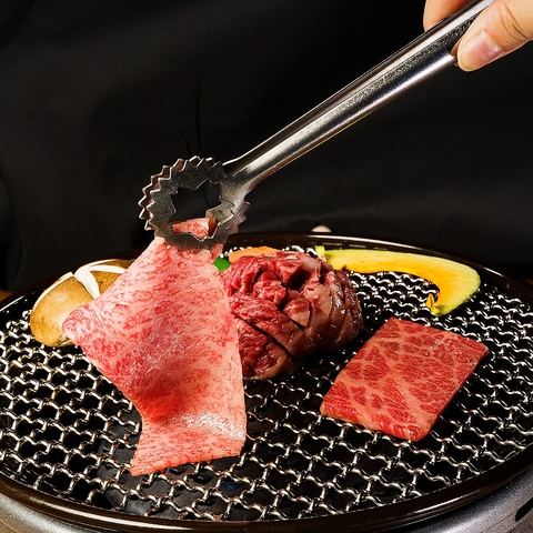 和牛A5ランクのメス牛使用した、こだわりの肉の旨さをリーズナブルに堪能！