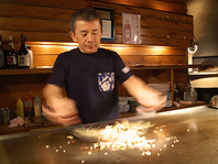 鉄板の魔術師が貴方の目の前で振る舞います！