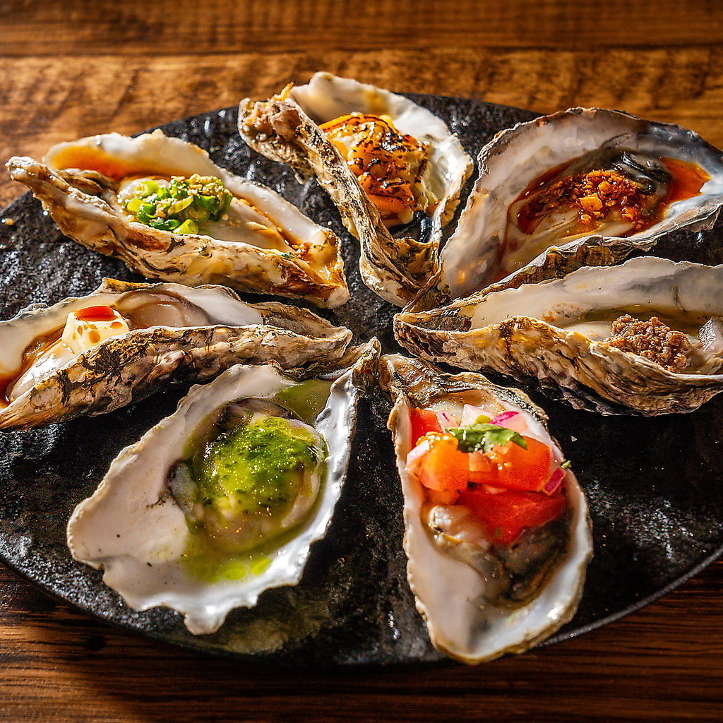 焼き牡蠣は7種のソースから選択可能◎