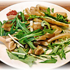 豚耳と水菜のサラダ