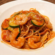 海老とズッキーニのトマトソースパスタ
