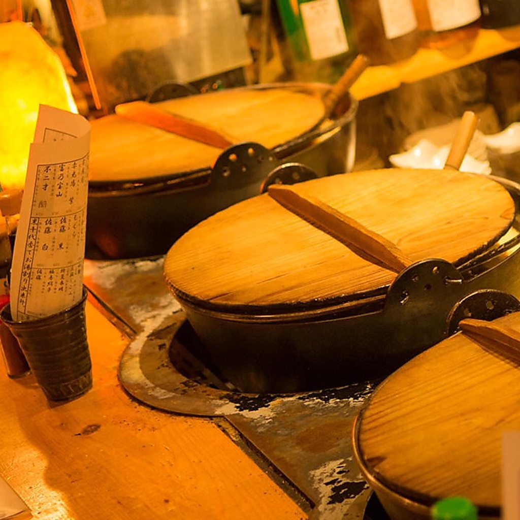 名物の大鍋で造る煮込み、西東京地区最大級の日本酒がある、大人の為の隠れ家です！