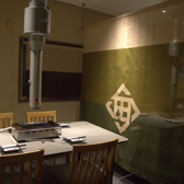 宴会個室を完備！静かで寛げる半個室。仲間内の飲み会や会社宴会、ご接待などシーンに合わせてお席をご用意致します。ご希望のがありましたらご予約時にお伝え下さいませ。三軒茶屋での宴会・飲み会・女子会・接待などあらゆるシーンでご利用下さいませ！