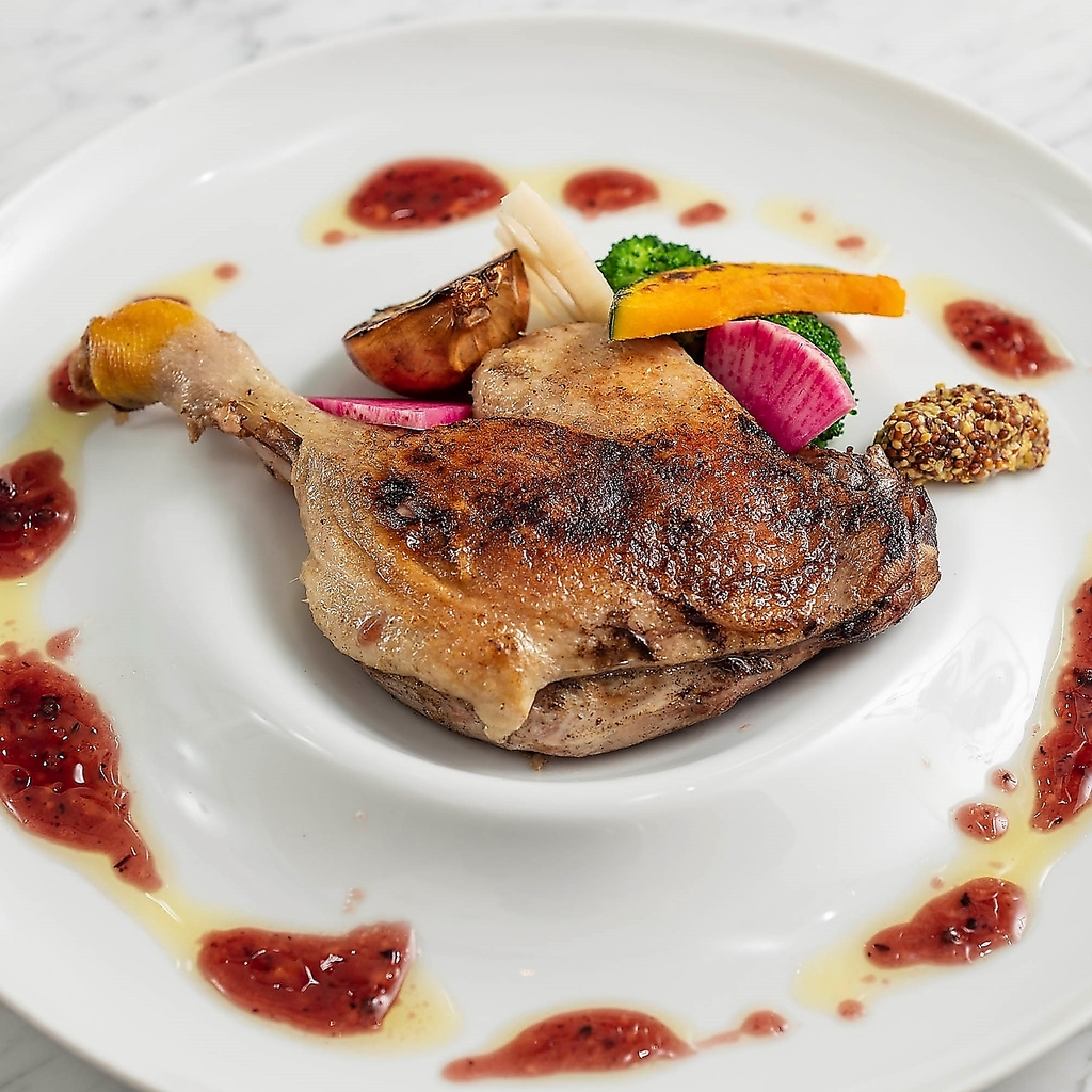 【 最新鋭の調理法・分子ガストロノミー技術 】上野で三ツ星シェフの味を完全再現。