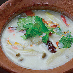 トムガーイ(鳥のココナッツスープ)