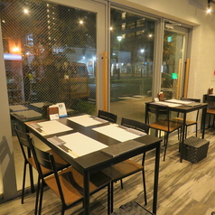 気の合う仲間と鍋を囲むのに最適な4名様用テーブル席。