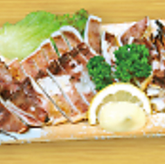 八戸産スルメイカ一夜干し/トマトとチーズのシーザーサラダ