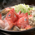 北海道 羅臼町で獲れる「姫きんき」と海鮮を盛り込んだ豪華海鮮鍋。