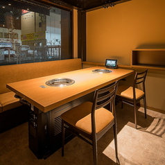 6名様迄のテーブル個室完全個室のテーブル席は4名様～ご案内が可能です。