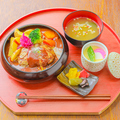 料理メニュー写真&nbsp;牛ステーキ×ローストビーフ相盛り重