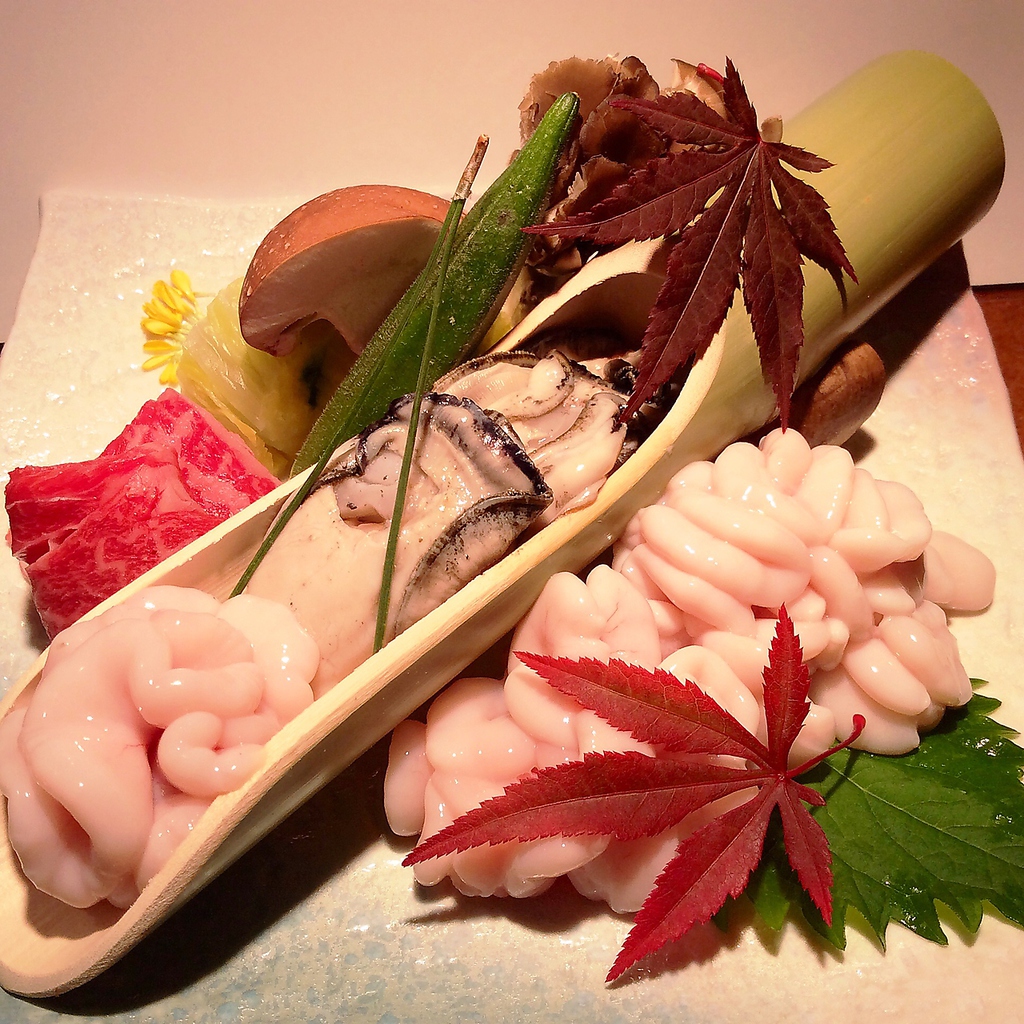 盛り付けにも工夫を凝らし、季節感のある目でも愉しめるお料理は多数誰と一緒でも満足間違いなし