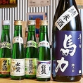 ビールは鮮度でキレが冴えるアサヒスーパードライ。ホッピーやオリジナル日本酒、プレミアム焼酎までとバラエティ豊かにご提供しております。お料理も、焼もの、逸品料理等々種類豊富にご用意しておりますので、お好みのお料理に合わせて堪能できます。『馬力』オリジナルの辛口純米酒には、自慢のホルモン炒めで一杯◎