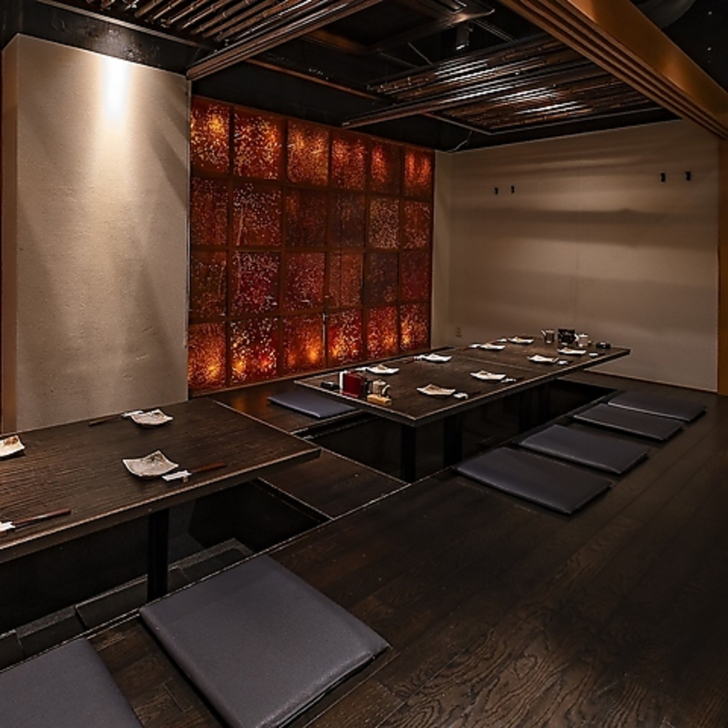 掘りごたつのお席では、少人数のご宴会から大人数のご宴会までシーンに合わせてご利用いただけます！