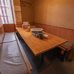 10掛けテーブルは大人数で利用が可能ですので、大切な人の誕生日会にご利用できます。例えばおじいちゃんの還暦祝いに3世代家族でご利用することが可能です。