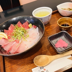 本日の丼ぶりA~Dの中からお選びください・小鉢1種・香の物・お味噌汁