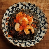 料理長のこだわりの創作料理に舌鼓。当店料理長考案の新感覚創作料理を多数ご用意ございます。お酒に合うおつまみ系のメニューからお食事メインのお客様におすすめのごはん系のメニューまで幅広く取り揃えております。ぜひ当店自慢の新感覚創作料理をご賞味ください。