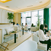 デートから女子会まで。利用シーンに寄り添う多彩なお席