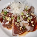 料理メニュー写真&nbsp;麻辣ダレで頂く初かつおのたたき