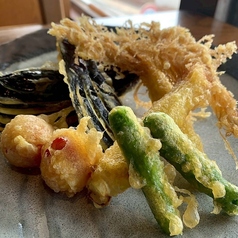 旬菜天ぷら盛り合わせ(ヤングコーン・ししとう・トマト・なす)