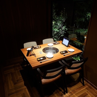 YAKINIKU 安萬LABOの雰囲気1
