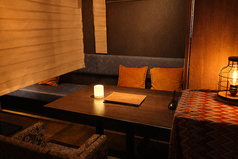 「デートにも使える落ち着いた半個室」※お席のご指定はご要望として承ります。空き状況によりご希望に添えない場合がございます。