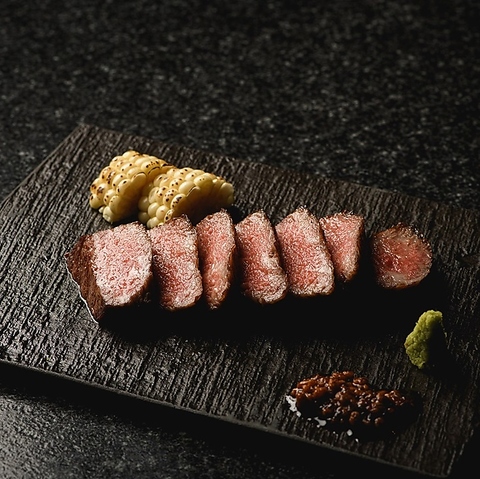 ふらりと立ち寄りたい大人の隠れ家「さつまぐま」。ゆっくり寛げる和モダンな居酒屋。