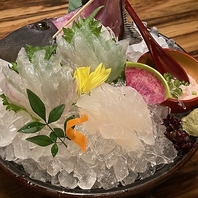 生簀水槽から新鮮なお魚のご提供