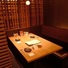 宮崎地鶏炭火焼 車 丸の内店の雰囲気2