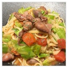 【月替わりメニュー】ホタルイカと春キャベツのトマトソースパスタ