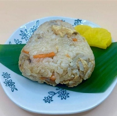 鶏炊き込みおにぎり