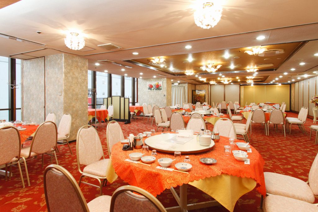 【店内は広々とした個室空間が広がります!!】個室は大小ご用意致します。人数に合わせてどうぞ!!