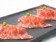 【ご褒美メニュー】和牛がとろける贅沢握りをどうぞ