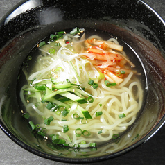 冷麺などご飯ものも充実！