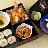 お子様向けのメニューやお子様用の椅子もご用意しておりますので、お子様連れのお客様も是非ご利用くださいませ。落ち着いた雰囲気の中、ご家族皆さんで自慢の和食料理を楽しんでいただけます。親族での集まりや冠婚葬祭など、様々なシーンでご利用くださいませ。