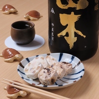 お店仕込み柔らかな煮穴子やチーズと和えるいぶりがっこ