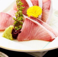 『天然寒ブリの刺身』の写真