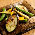 料理メニュー写真 季節野菜の炭火焼きグリル