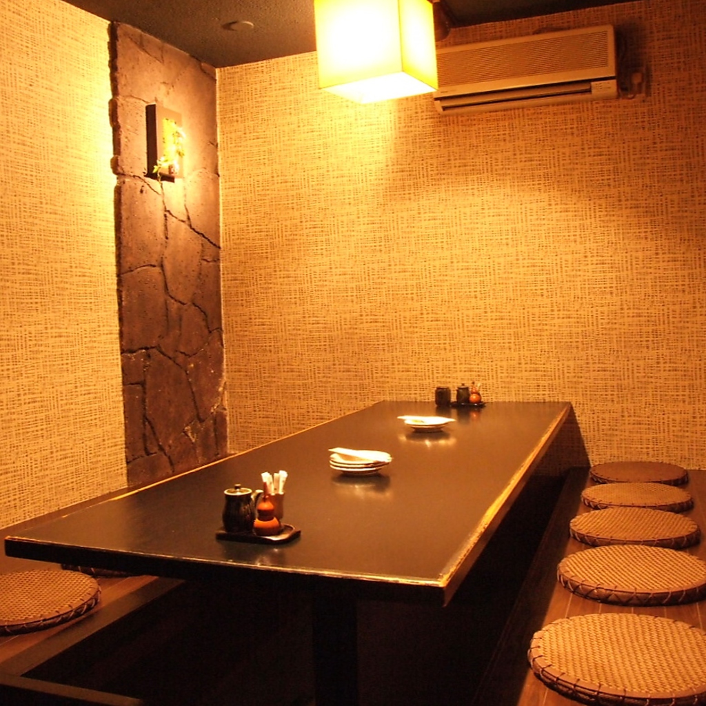 完全個室の掘りごたつ10名席でごゆっくりどうぞ♪　会社宴会や法事に最適です。