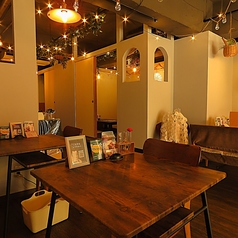 カジュアルな雰囲気でリラックスしてお愉しみください