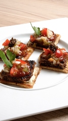 和牛バーグブルスケッタ