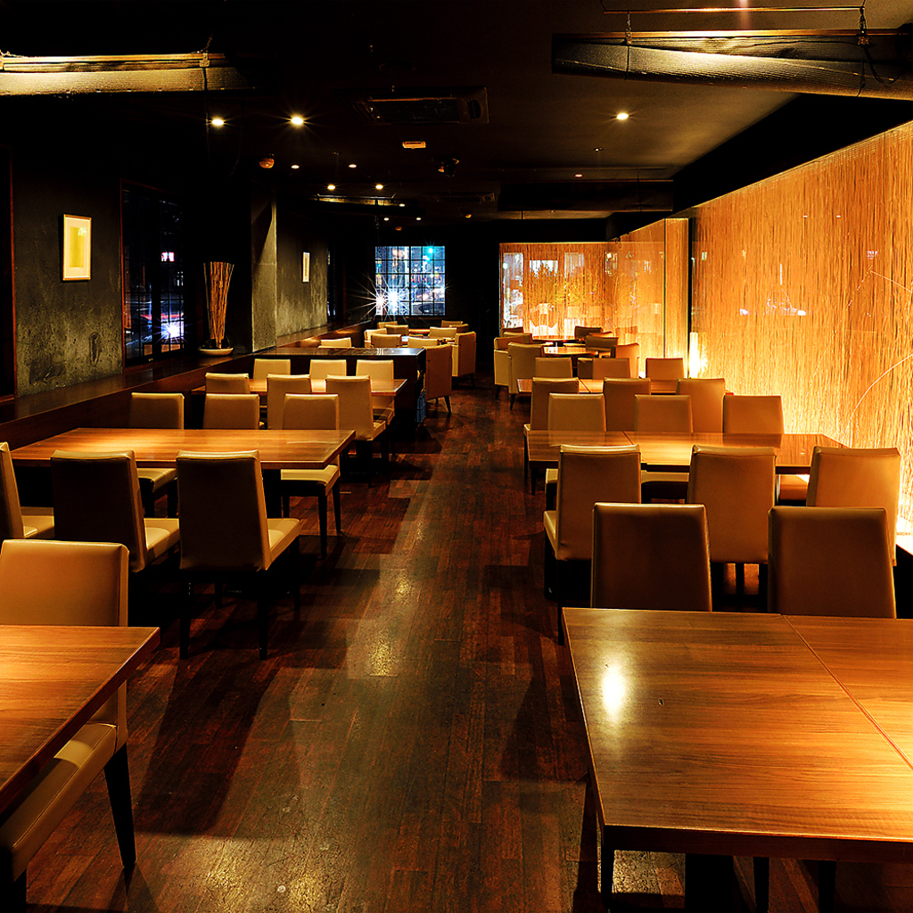 団体様大歓迎！大人数でもゆったりと寛げる大型個室完備！