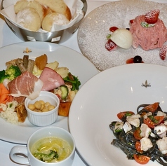 名物手打ちパスタと自家製パン